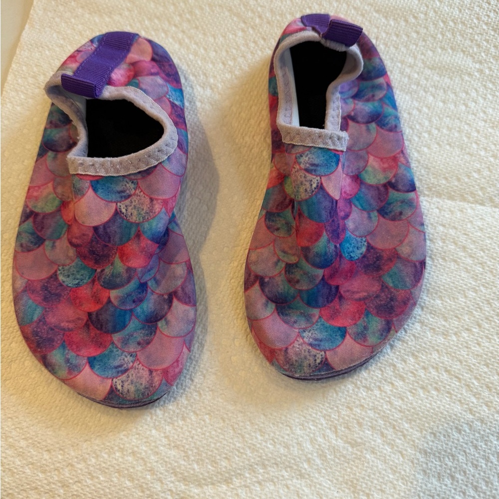 Size 30/31 Little Kid size 12 Mermaid Quick Dry Aqua Socks Non slip for beach